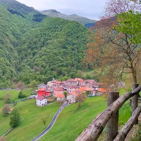 Panoramic View Home's Giulia Casasco Intelvi